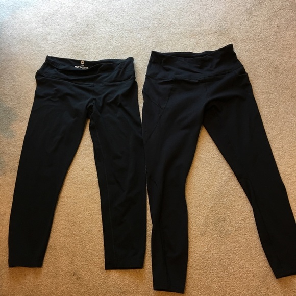 Lot of 6 size small workout leggings - Picture 4 of 5